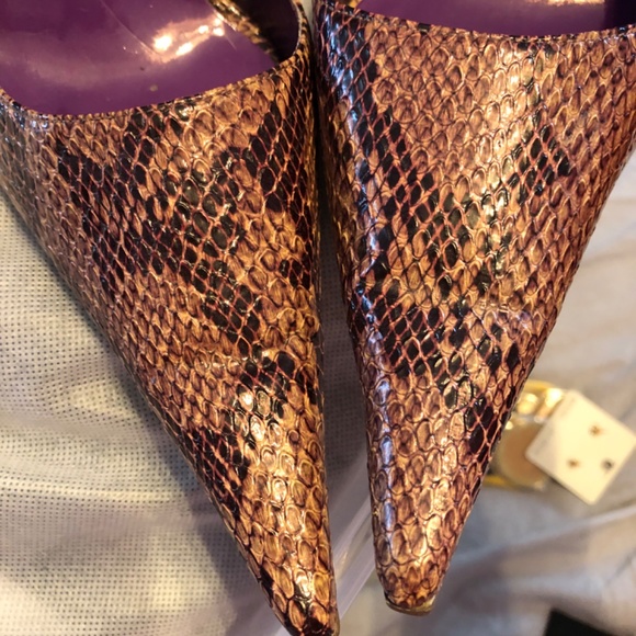 Y2K dark purple/plum snakeskin pattern stiletto heels. Size 9 - Picture 6 of 9